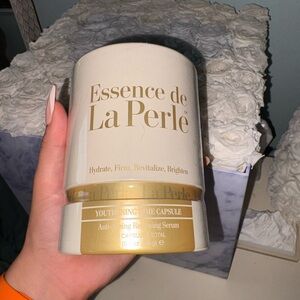 Essence de La Perle Youth Renewing Serum